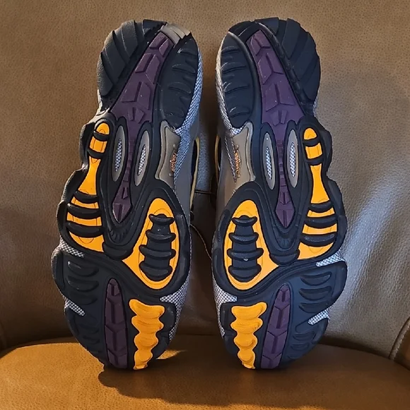 Adidas Cadiant Fyw Maroon and Khaki Athletic Shoes NWOB - Picture 5 of 7